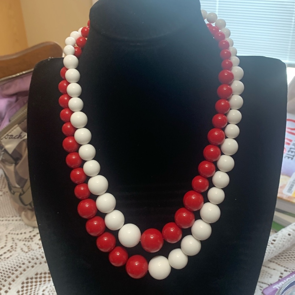 Lucite red and white beaded necklace